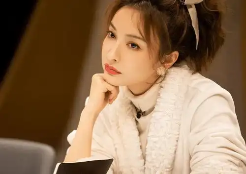 明星大侦探预告忘忧杂货铺为主题,众人剧照都意外好看