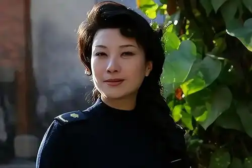 国家一级演员,身材傲人长相佳,至今零绯闻,60岁婚姻成迷
