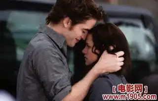 熟女观众追捧暮色2北美上映刷新票房纪录
