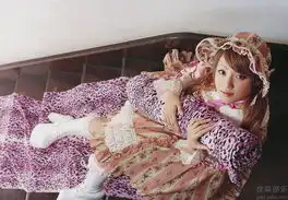 组图深田恭子洛丽塔写真纯真眼神惹人怜爱
