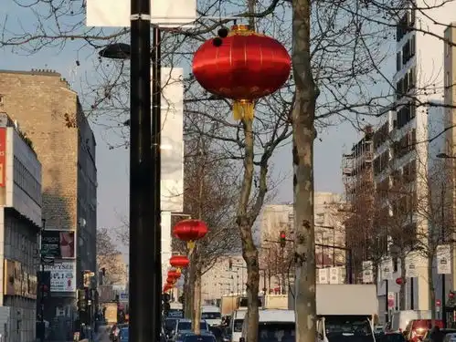 大红灯笼高高挂欧市洋溢新春意