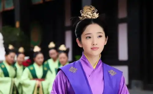 她因甄嬛传出名,人称花痴师妹零绯闻