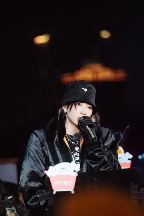 今晚xsister感动落泪姐姐的爱乐之程大唐芙蓉园温情开唱