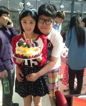 家有儿女鼠标张艺文资料微博女友袁舒华及近照,张艺文微博