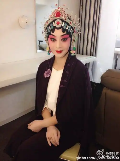 有没有炒鸡好看的京剧女演员图片
