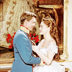 二战复仇故事老枪
