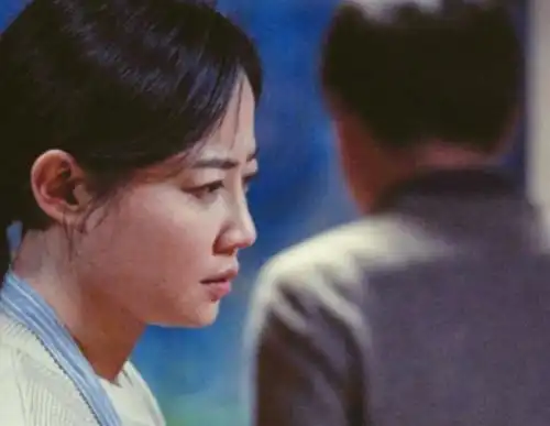 他从歌手转型为影视演员,电影上映后票房大卖,又一票房巨星诞生