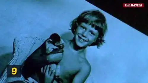 杰森斯坦森世界上最帅的光头大开鲨戒,这个奔50岁的男人,丝毫不显老,自律的男人太可怕了电影
