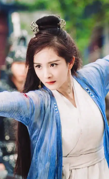 扶摇开播,杨幂喊话小糯米妈妈是一个非常优秀的艺人