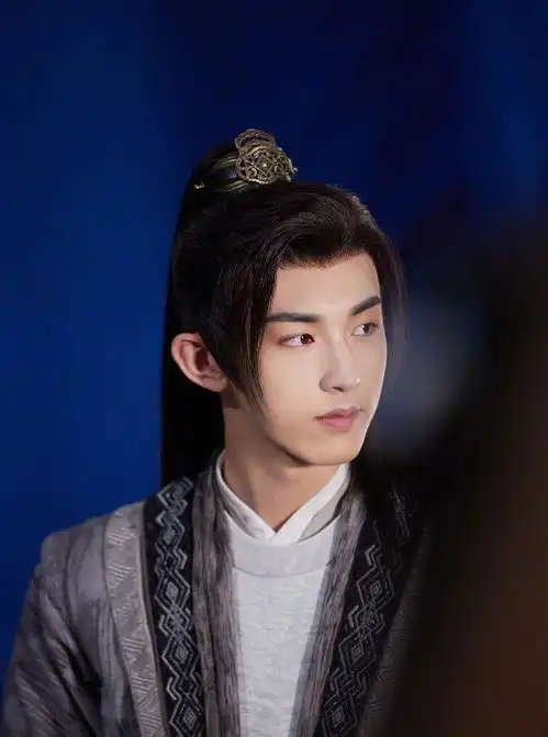 鞠婧祎晒新剧美照庆祝杀青,古装造型超仙超美,和男主也太搭了
