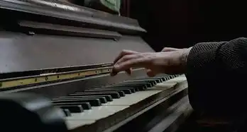 悠扬的钢琴曲背后仍是一部残酷的战争史
