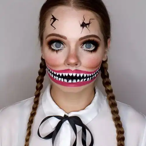 小scos精灵旅社,j姐lv丧尸妆万圣节是化妆界的大轰趴
