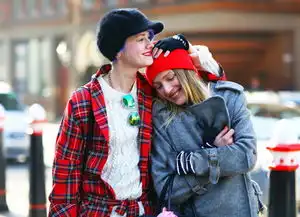 在圣诞聚会中脱颖而出的圣诞红装攻略
