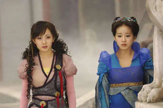 明明是同龄人,刘诗诗却被称为小刘亦菲,唐人曾力捧过杨幂
