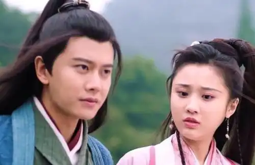 暮白首开播任嘉伦表演用力过猛,女主角胖成大饼脸