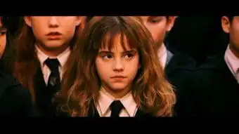 赫敏长大了艾玛穿透视装成熟迷人
