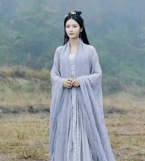 从宸汐缘到长月烬明,放弃演技靠换脸的她,事业还有救吗
