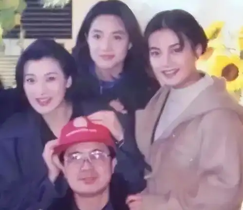 赵薇母亲有多惨女儿被封杀,儿媳卷走5亿家产,丈夫也因病去世