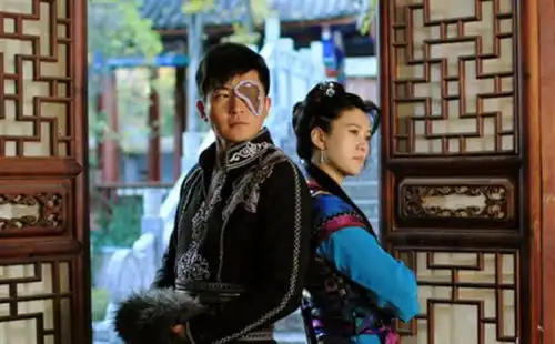 一个靠段子闻名的演员,郭京飞真是自带笑点的人