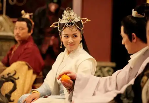 15岁就已为生活打拼,23岁进入演艺圈,今已成当红女星
