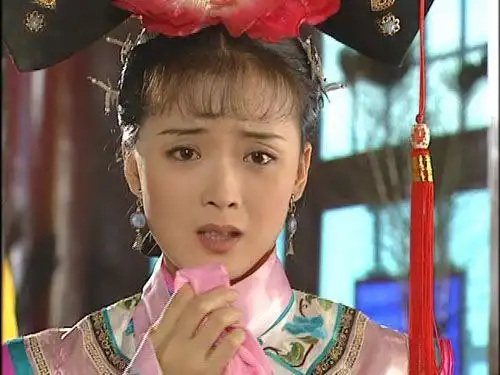 王艳一件大衣就把晴格格的气质给抹了,看到的仅是贵妇的味道
