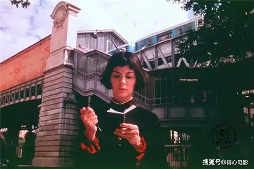 轻松幽默的爱情喜剧,天使爱美丽浓郁的法国情调,文艺感很足