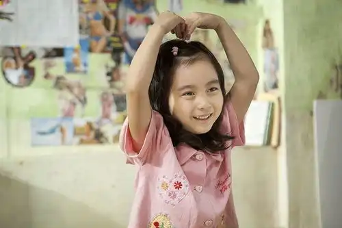 别嘲讽油腻中年男了,他们还有一个名字叫父亲