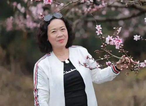 妈妈年轻时有多美乐清网友晒妈妈青涩照,太养眼啦
