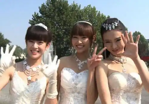 夏家三千金八年后演员发展现状,2位女主大红大紫,大女儿却不温不火