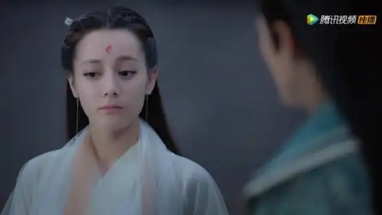 三生三世枕上书迪丽热巴替身现身比桃花中她的替身漂亮
