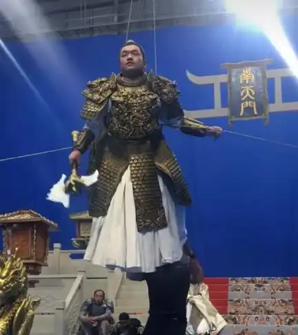 家有儿女小雨近照身材魁梧,网友直呼这是小雨变倾盆大雨