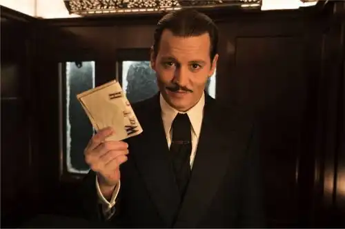 11月10日上映和福尔摩斯齐名这版东方快车谋杀案的波洛最难忘
