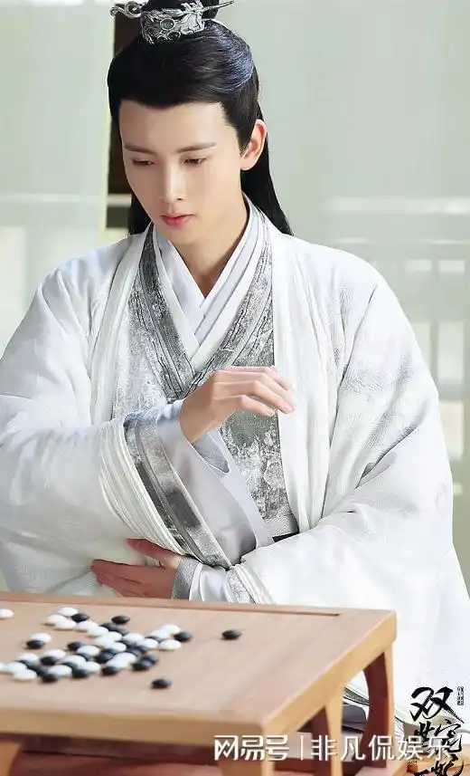 曾是双世宠妃配角,今在新剧扛起男二号,24岁的陈宥维出圈了

