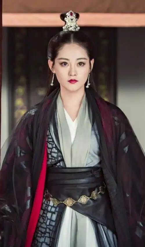 一千零一夜没捧红,三生三世没火,而今却凭倚天爆红