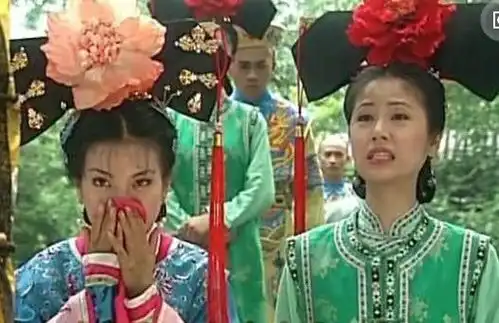 紫薇对小燕子的姐妹情,有多塑料这几件事足以证明她的忘恩负义
