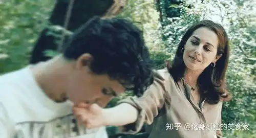 谁有阿蜜拉卡萨elio妈妈在请以你的名字呼唤我中的剧照