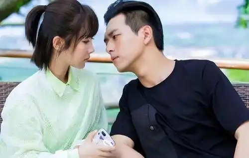 一姑娘在澡堂缺氧晕倒,我二话不说冲进去救人,后来她硬要嫁给我