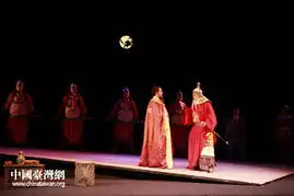 话剧李白在台首演人气爆棚观众大呼感动
