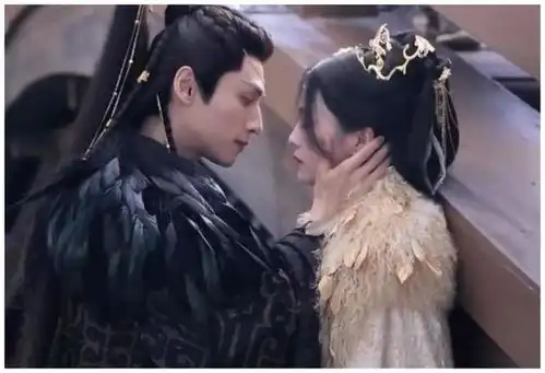 长月烬明开播,罗云熙瘦的皮包骨头,抱歉润玉滤镜也没用了
