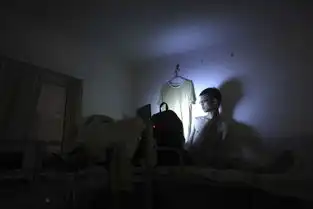 北京群租生活41人蜗居100㎡三居室