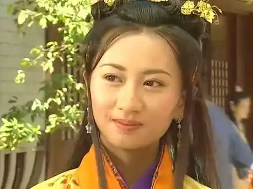 她曾与佘诗曼旗鼓相当,却是tvb的万年绿叶还被传过抢赵薇男友,如今...