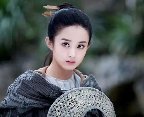 娱乐圈收视女王,杨幂竟垫底,第1拿奖到手软从不拍烂剧

