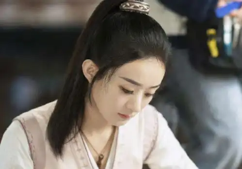 有翡将在网上播出,芒果台行为太迷惑,娜扎价值比赵丽颖高