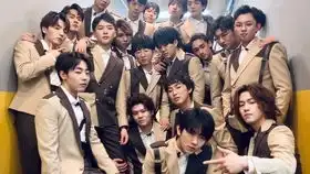 小鱼出生的第一天家养观赏锦鲫鱼居然产卵了还生出来小鱼了超激动