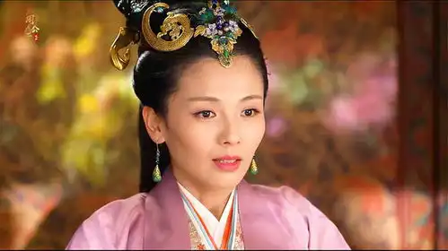 芈月无心争储欲带赢稷离开秦宫哪知秦王有意将其留下
