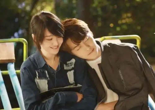 网传郑爽吃老本不忘给粉丝发福利,送面膜不包邮,宠粉十年如一日
