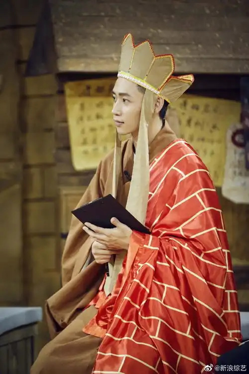 明星大侦探剧照僧帽