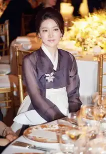 李英爱低调赴港戴黄丝带悼念沉船海难
