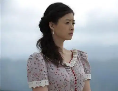 他头也不回地甩了同居13年的蒋欣,从3线变成18线,他是谁
