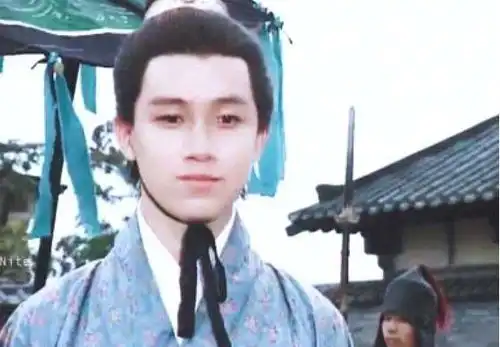 2012年,董洁为何会先发制人,攻击潘粤明x无能